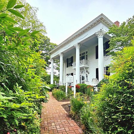 Winridge Manor Bed and Breakfast Madison Heights Exteriör bild