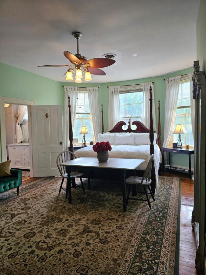 Winridge Manor Bed and Breakfast Madison Heights Rum bild
